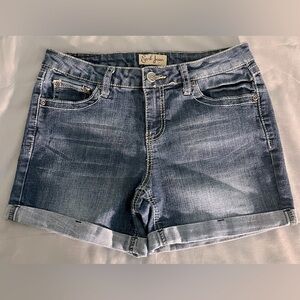 EARL JEANS Women's 5-pocket Mid-Rise Denim Cuffed Shorts. Size: 6